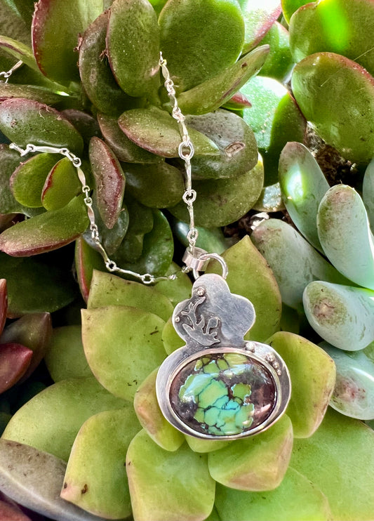 Blooming bud necklace